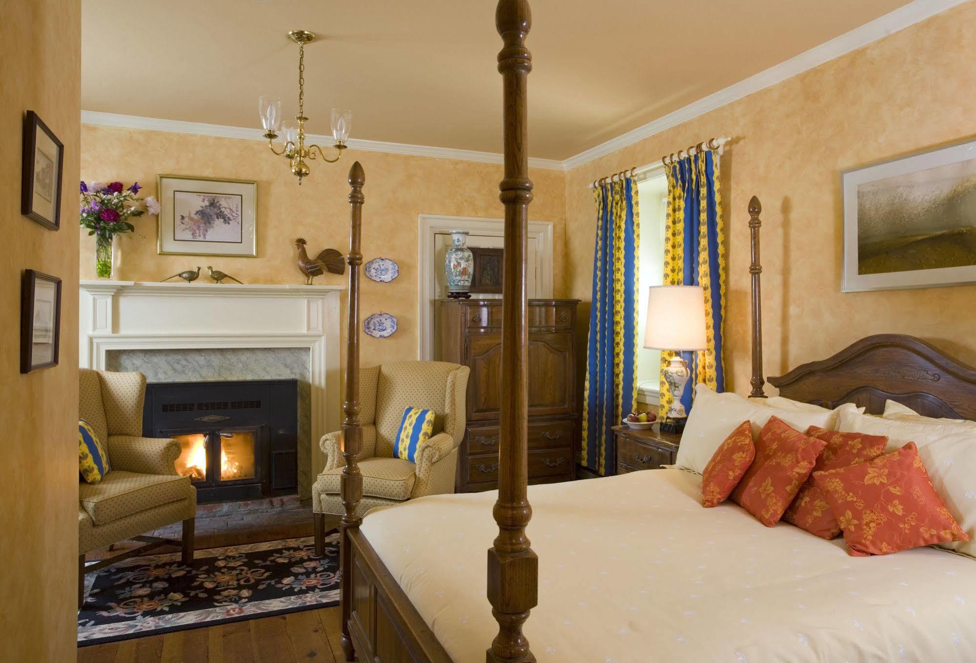 L'Auberge Provencale Inn & Restaurant Boyce Экстерьер фото