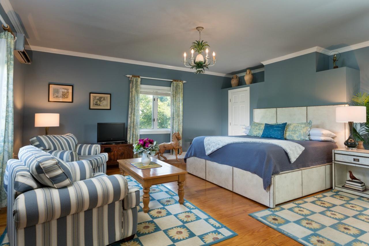 L'Auberge Provencale Inn & Restaurant Boyce Экстерьер фото